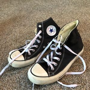 Black high Top converse!